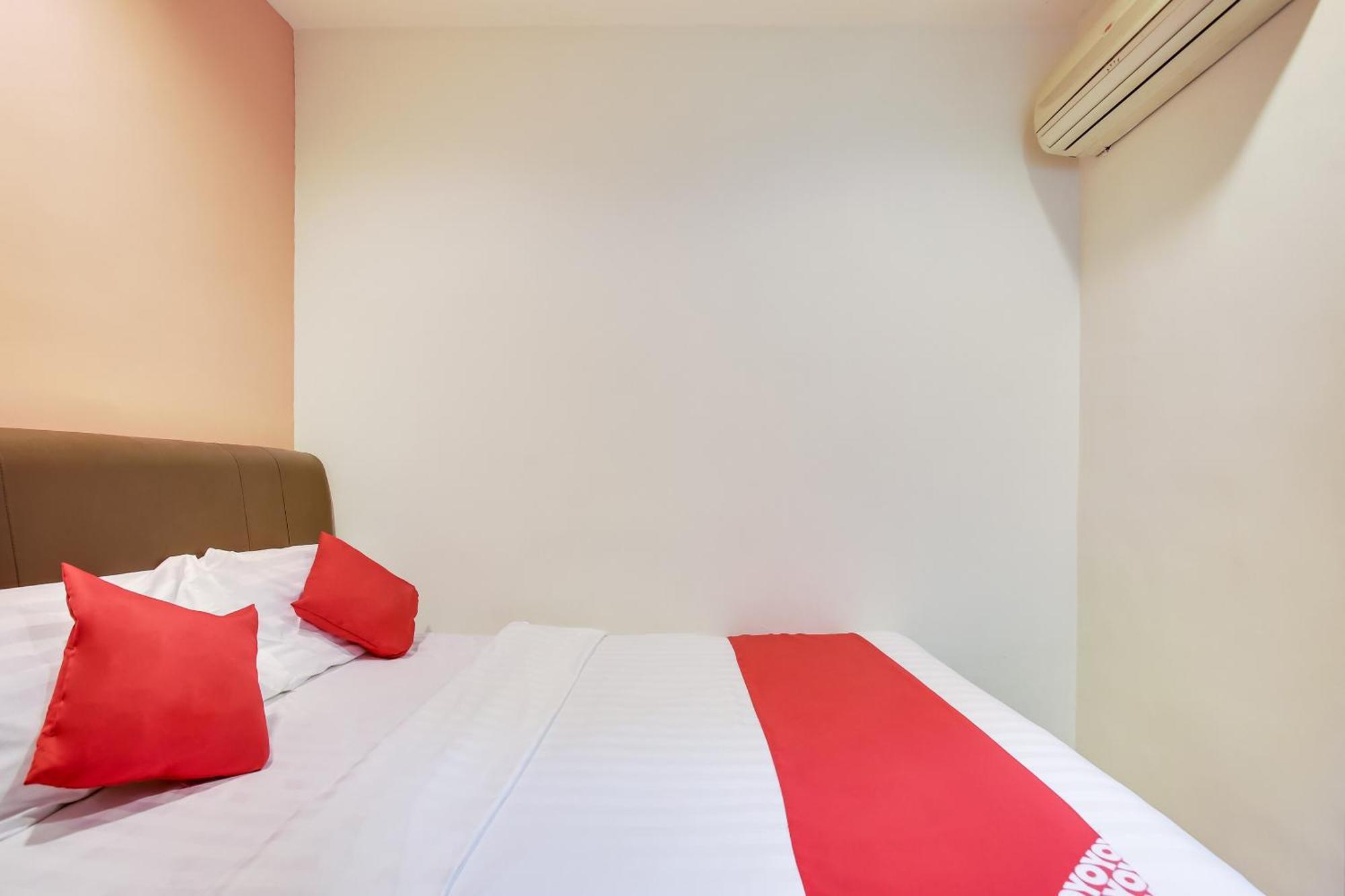 Oyo 90282 Hotel Taj Inn, Seksyen 7 Shah Alam Esterno foto