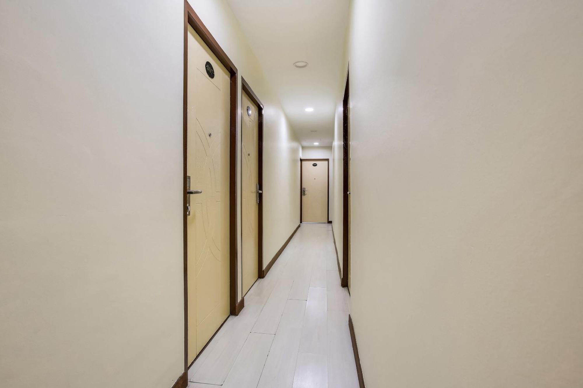 Oyo 90282 Hotel Taj Inn, Seksyen 7 Shah Alam Esterno foto