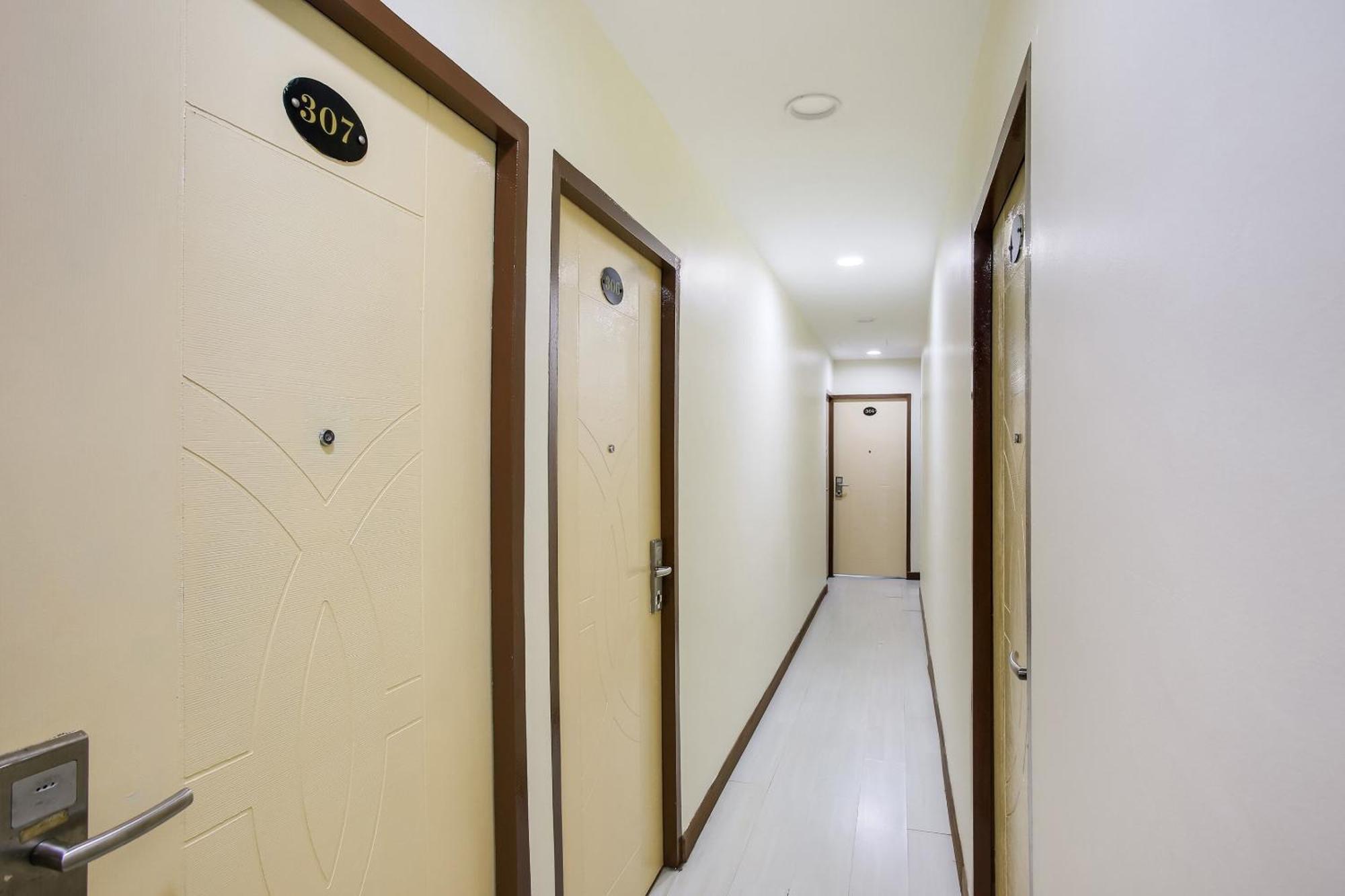 Oyo 90282 Hotel Taj Inn, Seksyen 7 Shah Alam Esterno foto